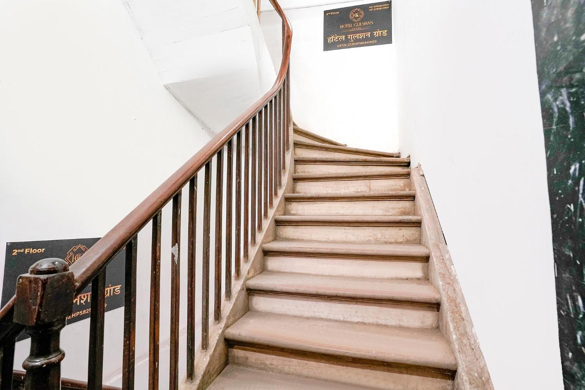 Fabexpress Gulshan Grand - Nr Gateway Of India Bombay Exterior foto